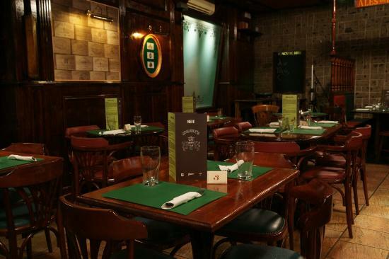 Johnny's Irish Pub